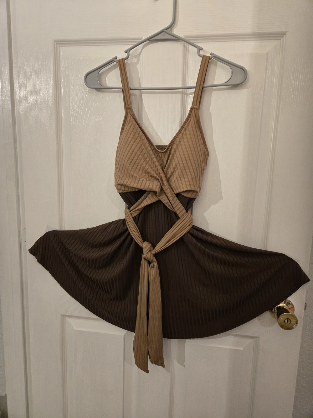 Women’s Two-Tone Brown Cutout One-Piece Swimsuit